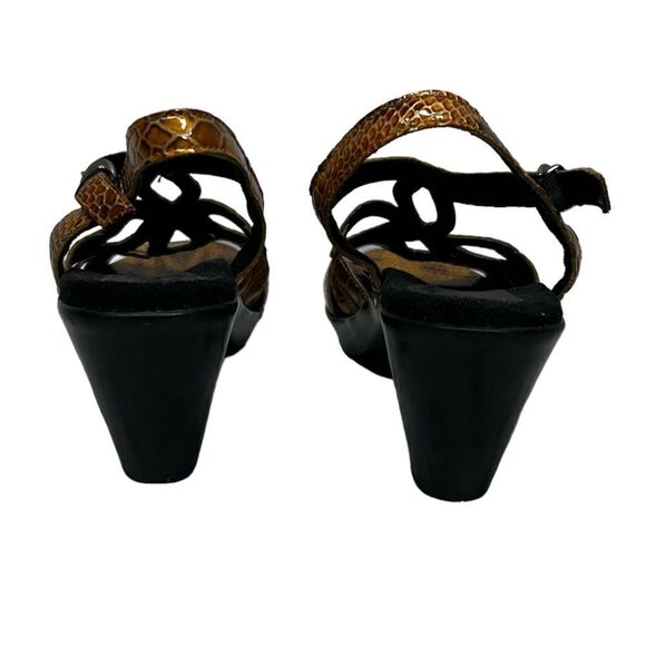 1803 Handcrafted in Portugal Yellow Gold Snakeskin Patterned Open Toe Short Heel - Picture 8 of 12